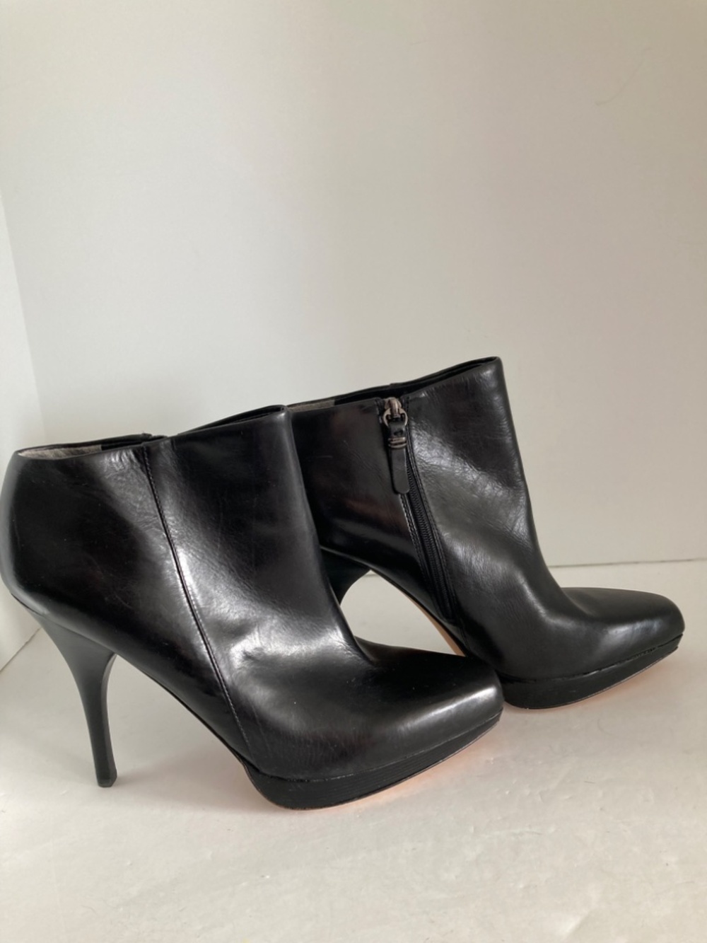 Via Spiga Platform Stiletto Heel Ankle Booties Black Leather Side Zip Women 9M - Picture 3 of 16